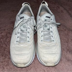 Hoka Arahi 4 Size 11B “Nimbus Cloud/Lunar Rock”